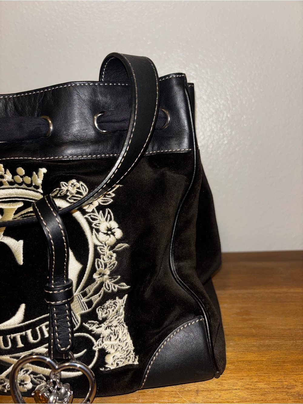 Juicy Couture Daydreamer Bag Vintage Black Velour Y2K Era Excellent Condition - Picture 6 of 11